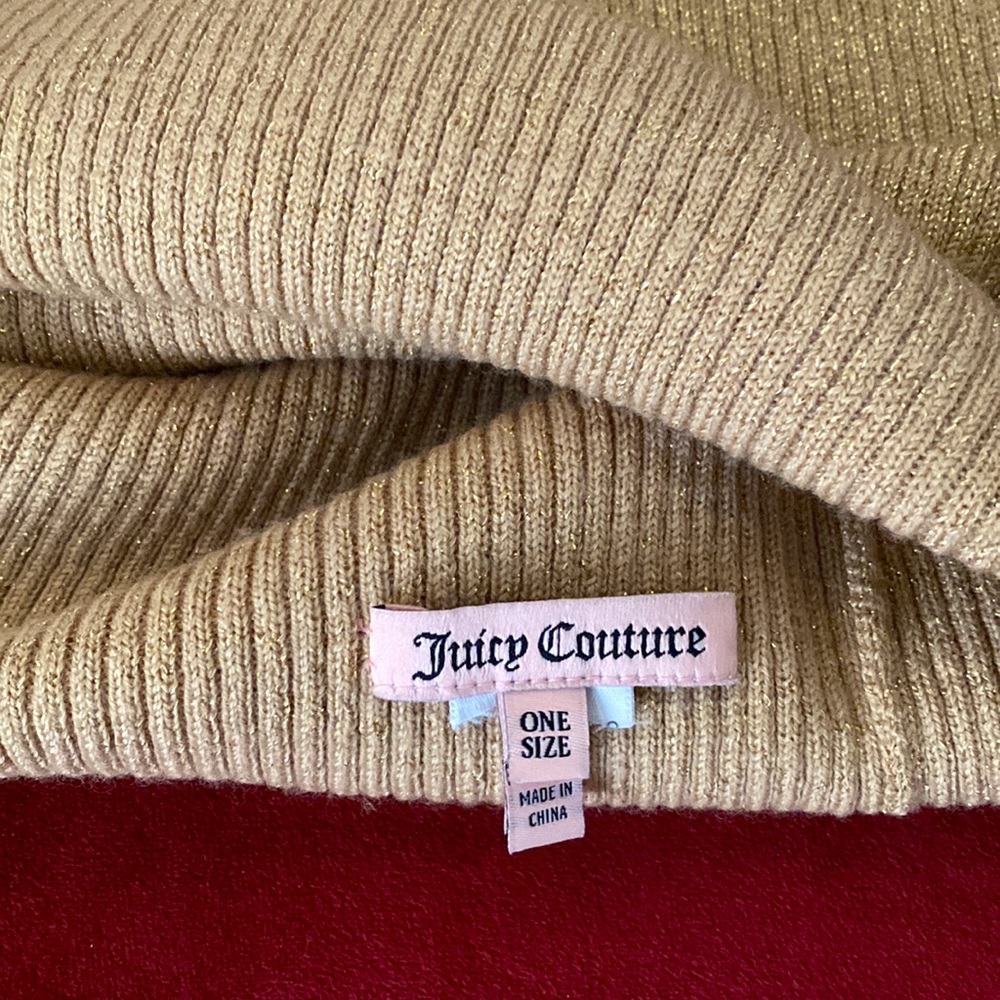 💖JUICY COUTURE 💖MERINO WOOL METALLIC GOLD NECK SHAWL. RARE FIND🤩 NWOT - Picture 5 of 7